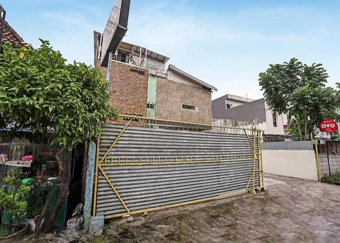 Oyo 90158 Hotel Lendosis Perintis Kemerdekaan Palembang